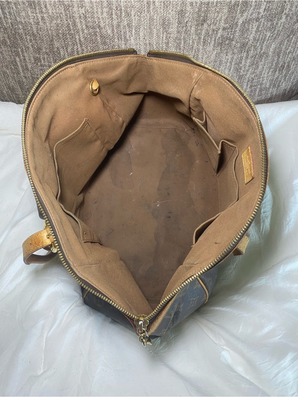 Louis Vuitton Tivoli GM Monogram Shoulder Bag with Tan Trim - Picture 10 of 16